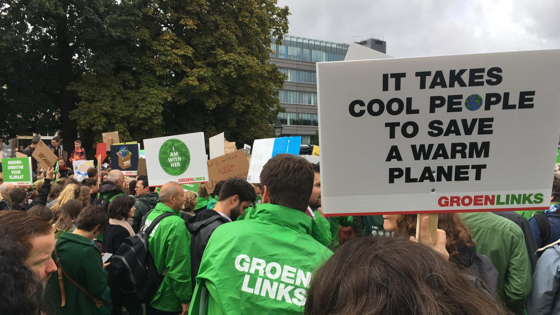 Afbeelding van demonstranten bij klimaatprotest in Amsterdam